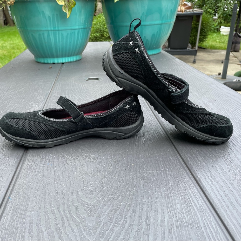 Merrell Women’s Black Mary Jane Walking Show